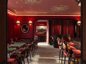 Se ofrece un desayuno bufé (19 EUR por persona)