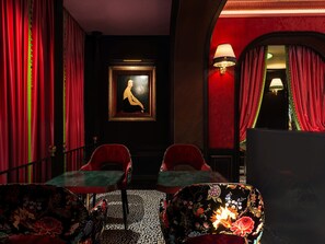 Petit déjeuner buffet (19 EUR par personne)