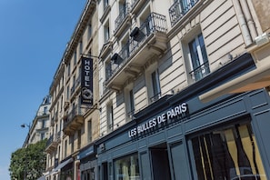 Suite | Vue sur la rue
