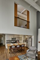 55-英寸液晶电视（配备有线频道）、电视、收费电影