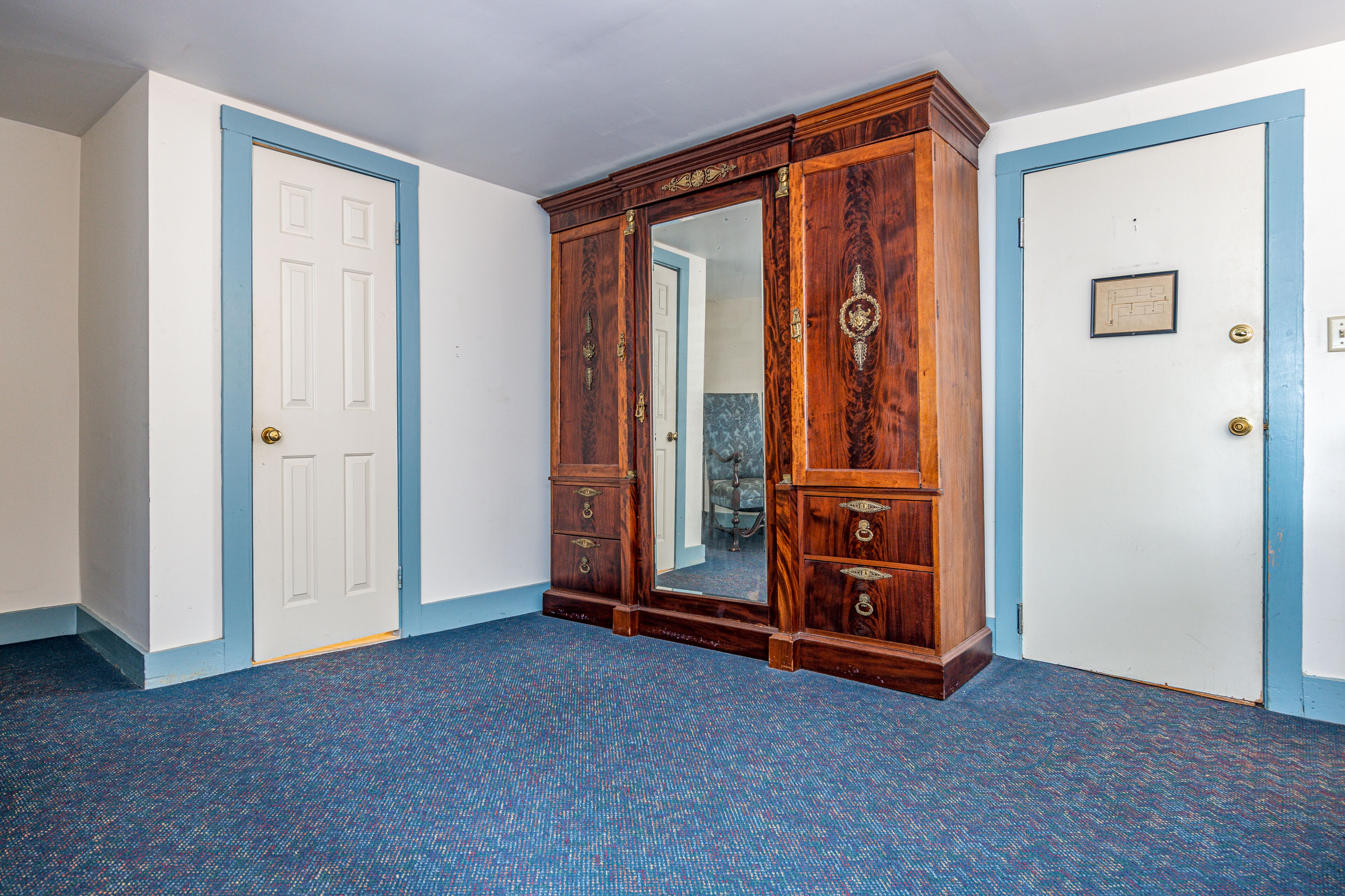 standard room, 1 king bed | individually decorated, individually furnished, iron/ironing board