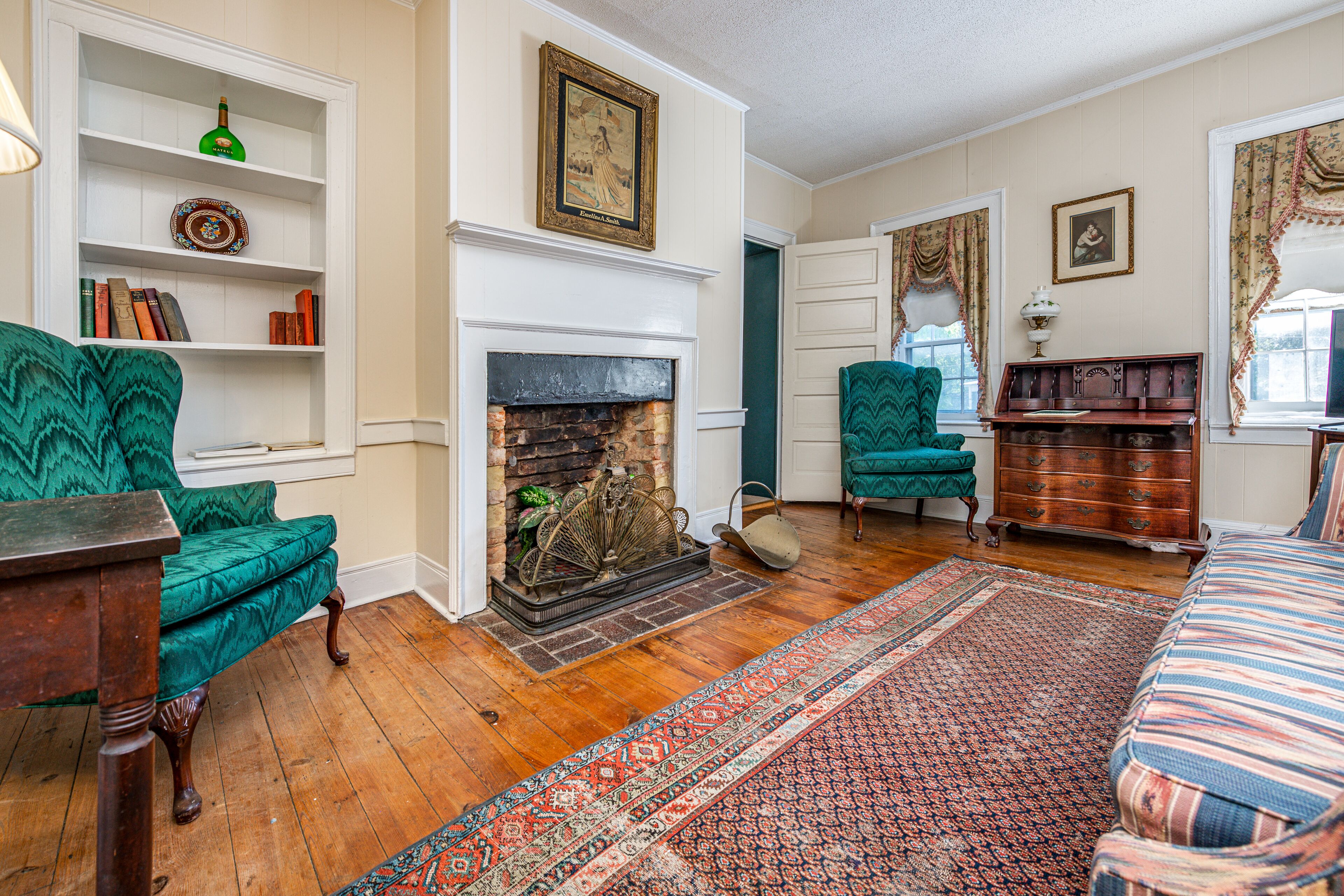 suite, 1 queen bed | individually decorated, individually furnished, iron/ironing board