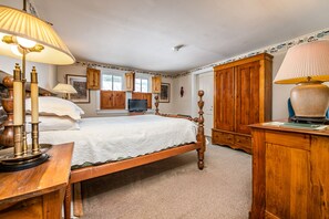 Standard Room, 1 Double Bed | Individually decorated, individually furnished, iron/ironing board