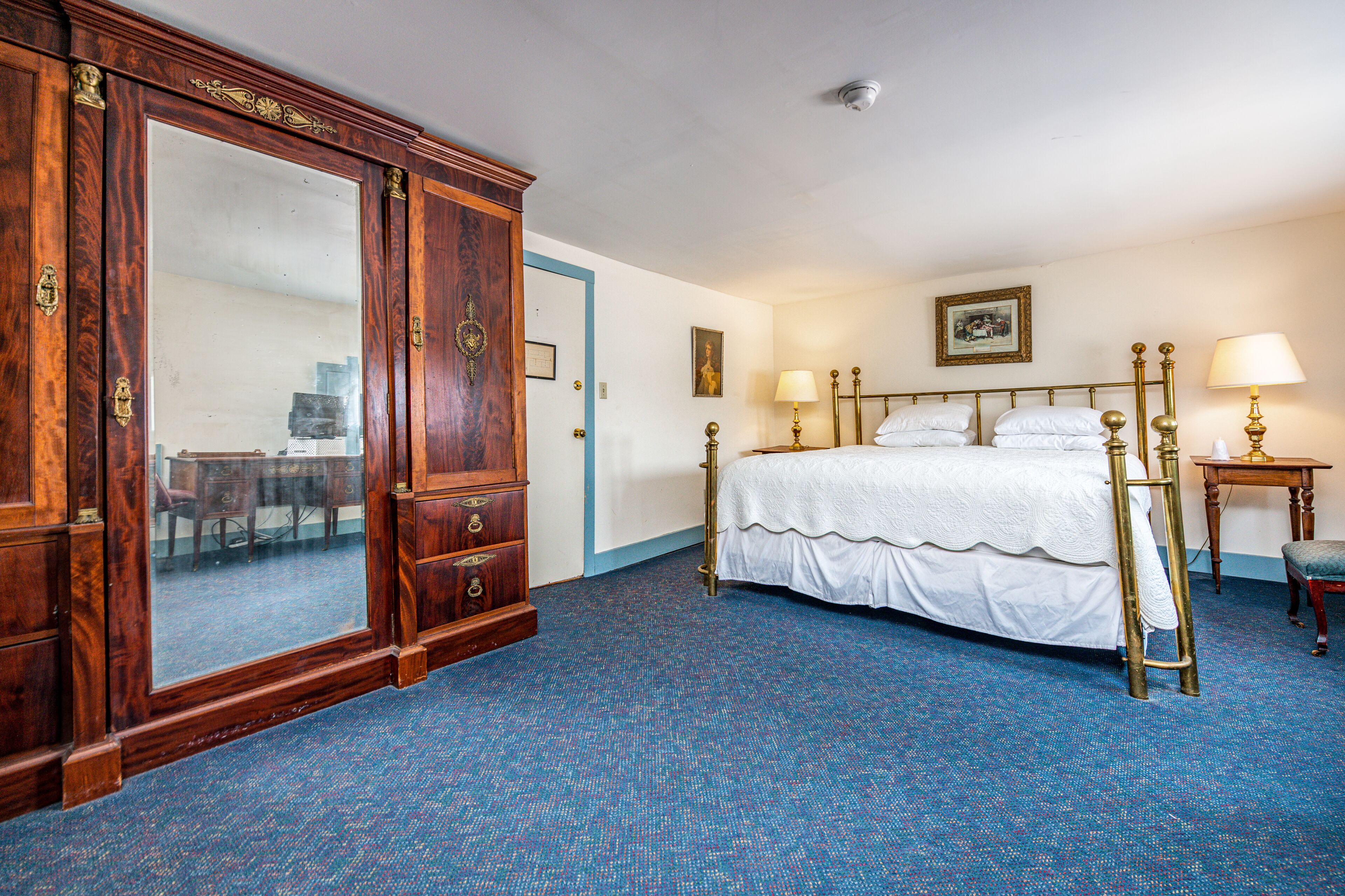 standard room, 1 king bed | individually decorated, individually furnished, iron/ironing board