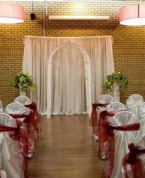 Instal·lacions cobertes per a la celebració de casaments