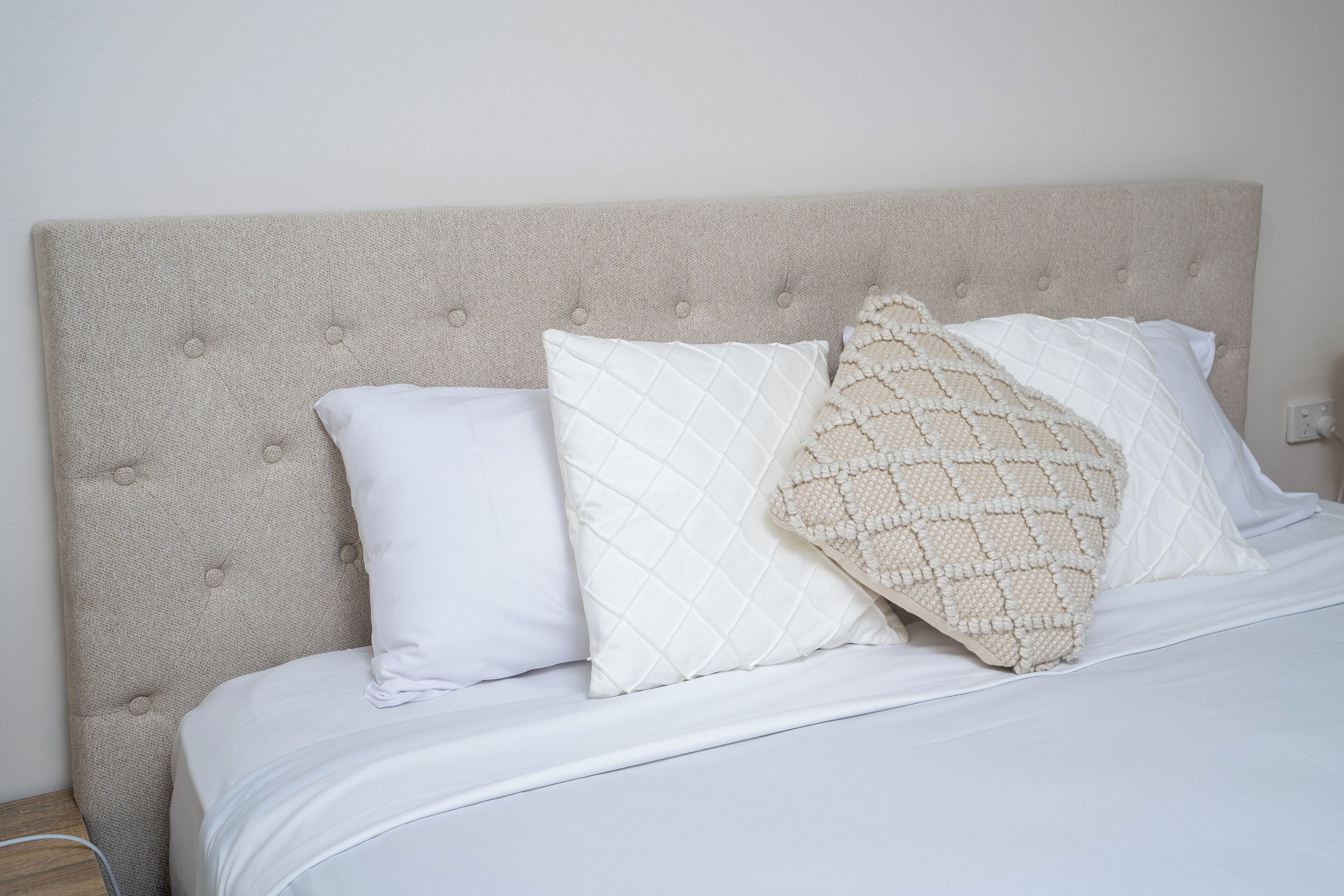 deluxe twin room, multiple beds | desk, laptop workspace, iron/ironing board, free wifi