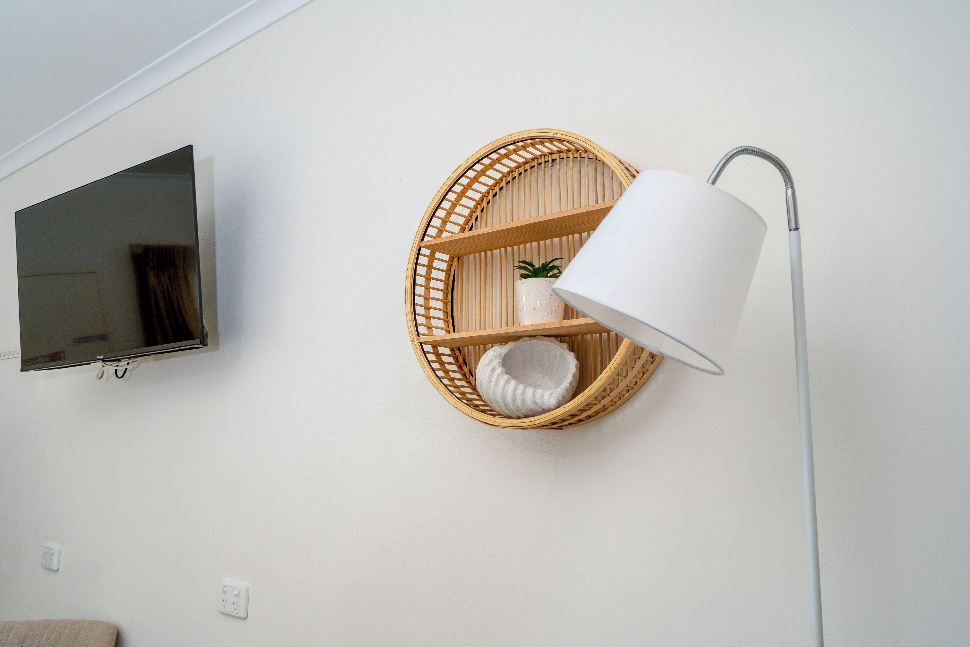 deluxe twin room, multiple beds | desk, laptop workspace, iron/ironing board, free wifi