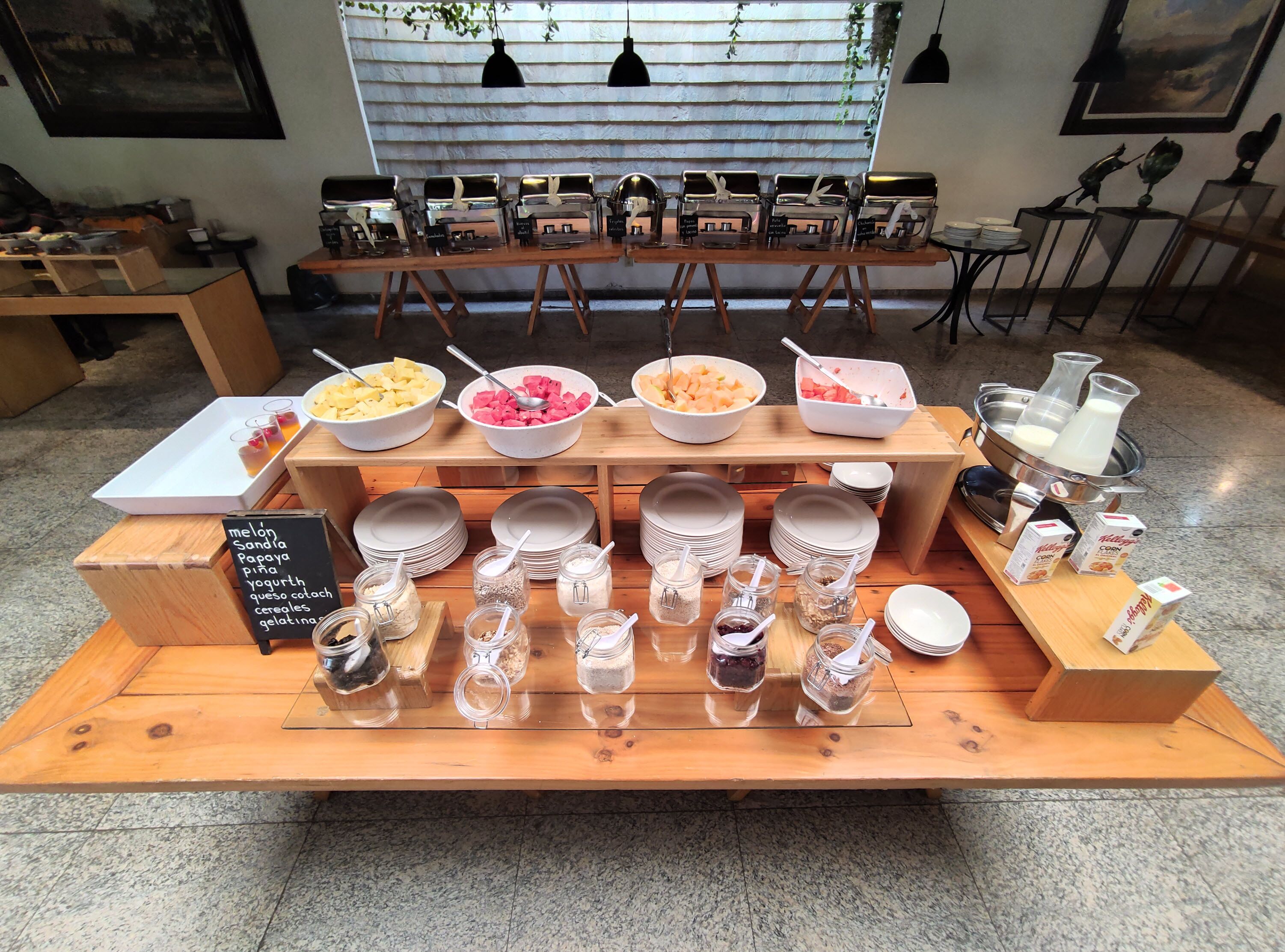 buffet breakfast for a fee on weekends