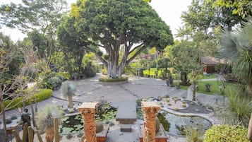 Terrace Suite, King bed and Jacuzzi | 花园景观