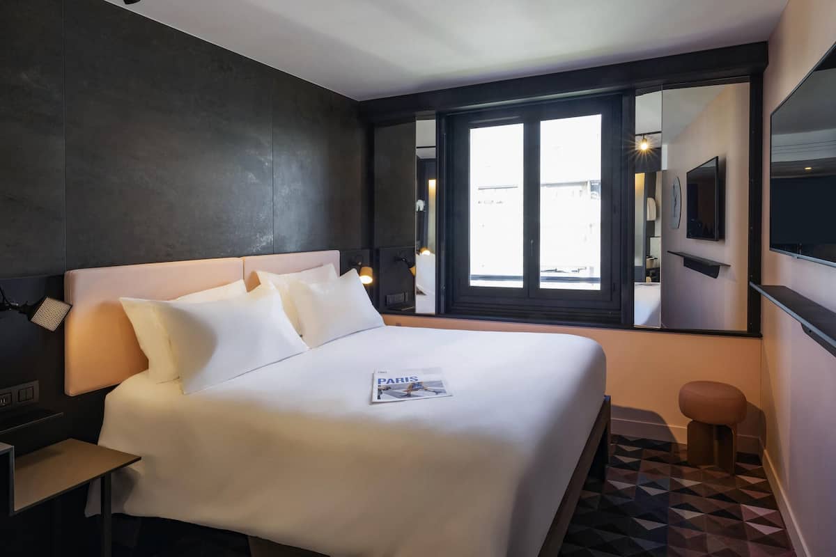 Quarto conforto, 1 cama de casal | Roupas de cama premium, cofres nos quartos, escrivaninha