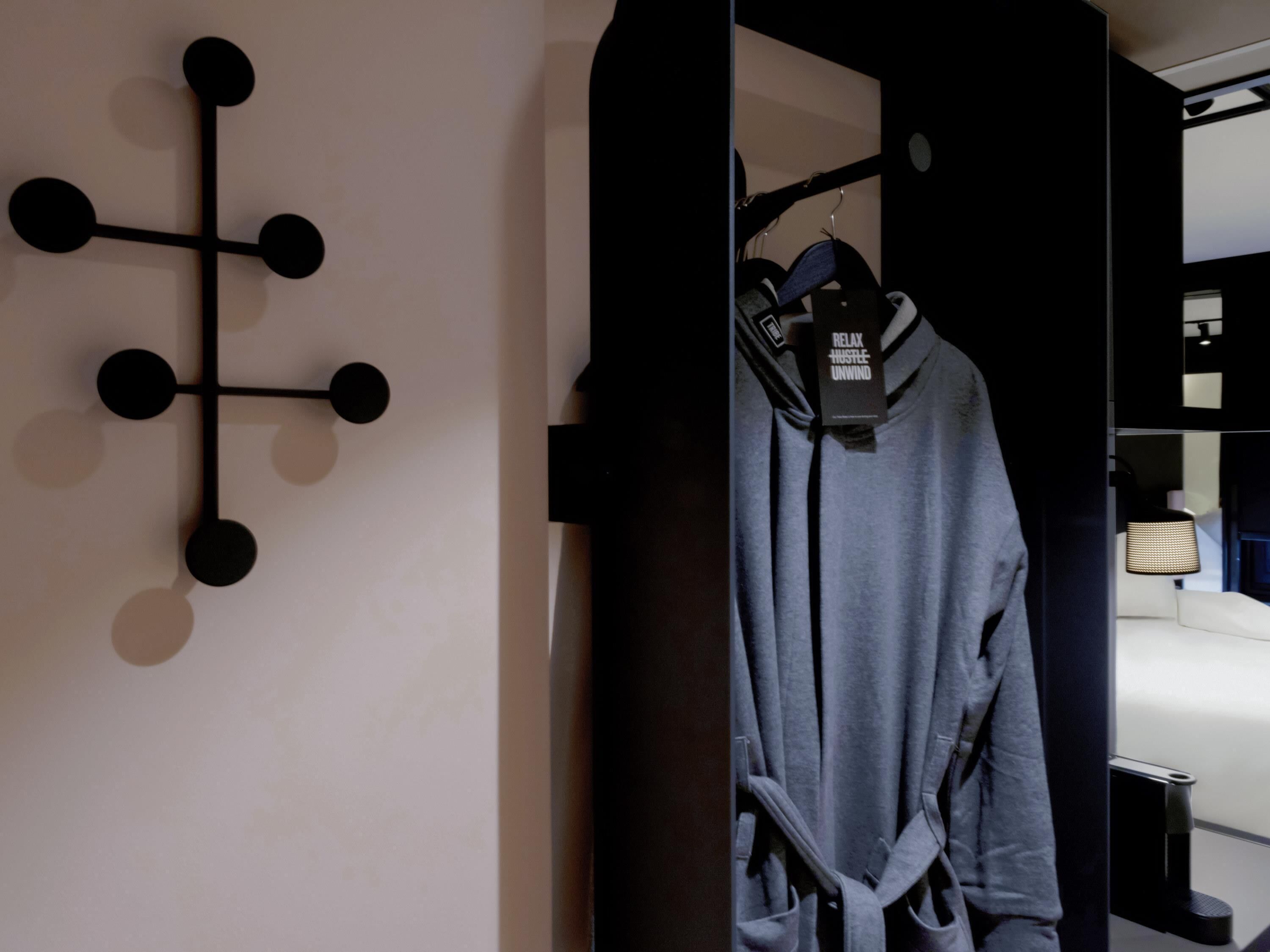 Premium bedding, in-room safe, desk, laptop workspace