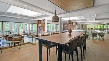 Breakfast and dinner served, American cuisine