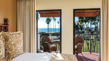 Room, 1 King Bed, Park View | Premium bedding, down comforters, in-room safe, blackout drapes