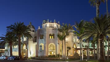 Façade de lâhĂ©bergement - soirĂ©e/nuit