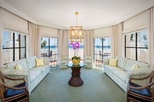 Cobertura superluxo, 1 cama King, vista para o oceano (Suite) | Sala de estar | TV de tela plana