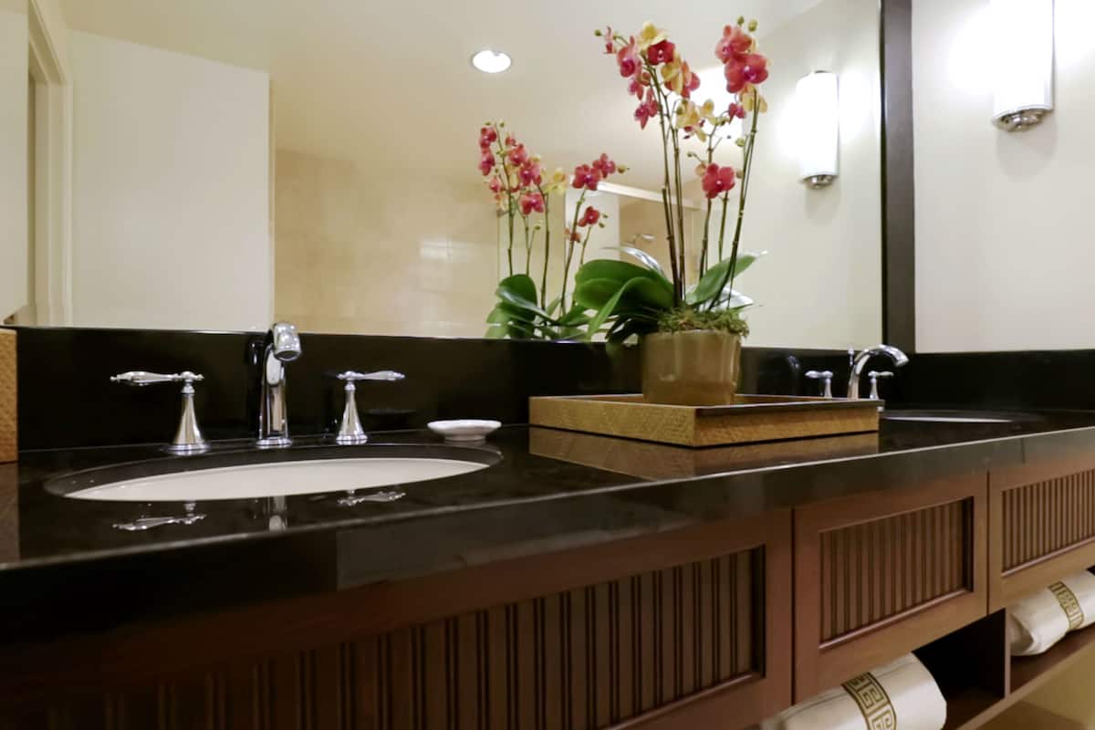 1 bedroom, premium bedding, down duvets, in-room safe