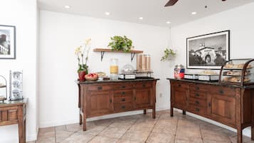 Petit déjeuner continental compris tous les jours