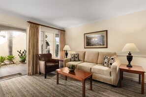 Standard Suite, 1 King Bed with Sofa bed