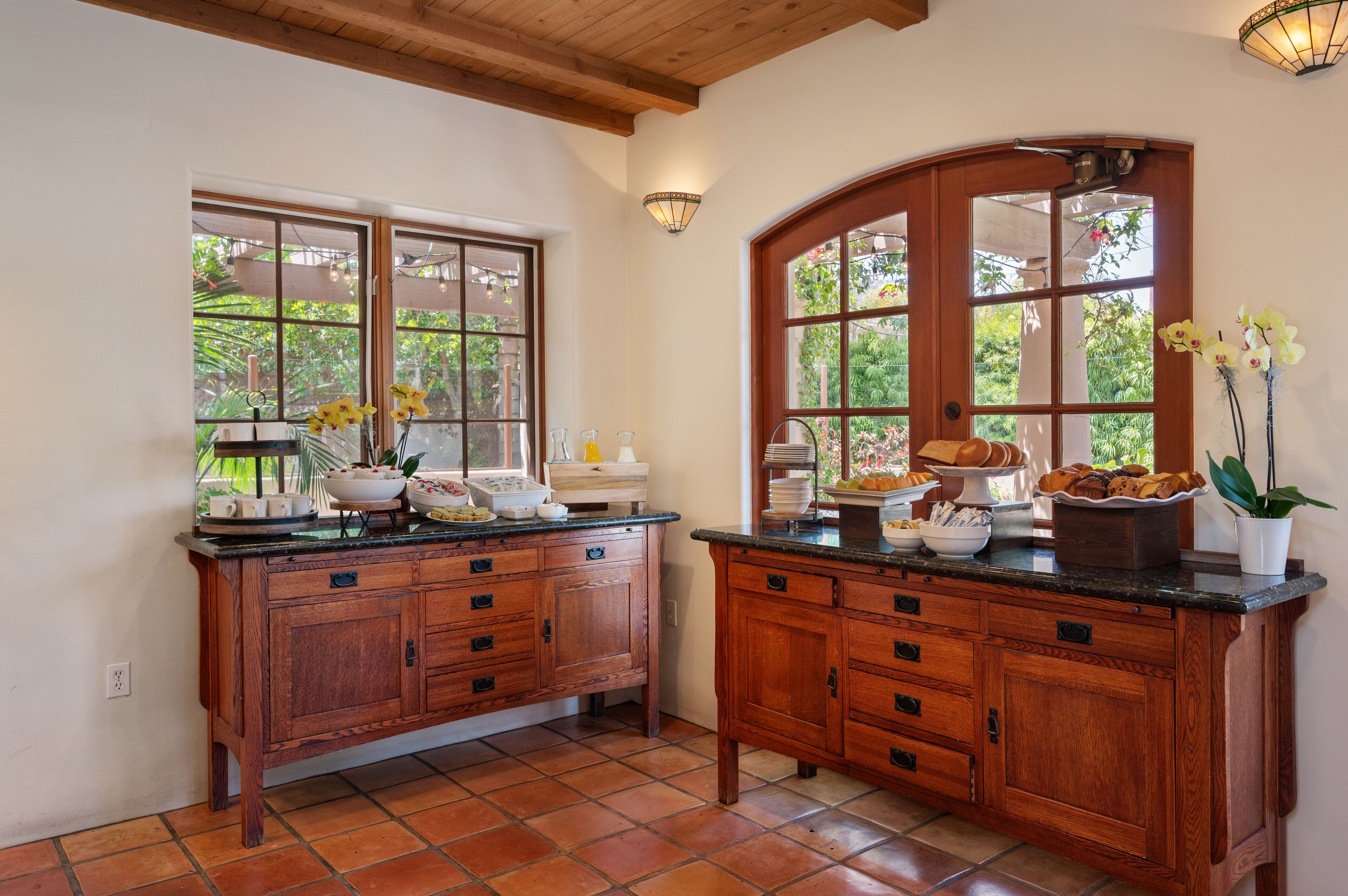 free daily continental breakfast