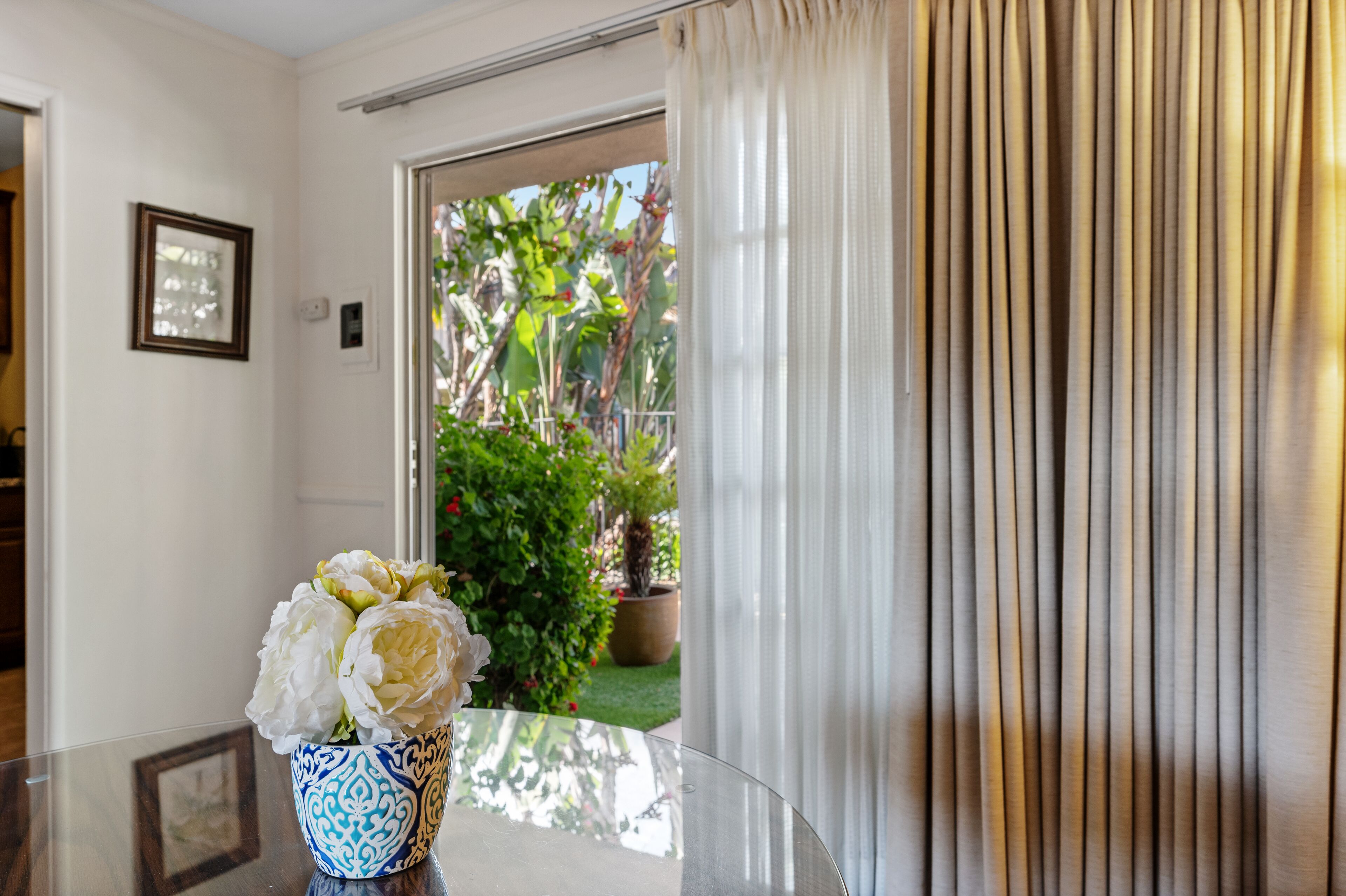 deluxe room, 1 king bed | hypo-allergenic bedding, in-room safe, desk, blackout curtains