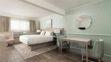 King Deluxe | Hypo-allergenic bedding available, in-room safe, desk, blackout drapes