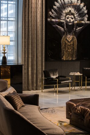 Sala de estar en el lobby