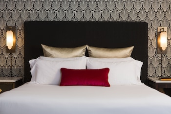 Egyptian cotton sheets, premium bedding, down comforters, pillowtop beds at The Allegro Royal Sonesta Hotel Chicago Loop