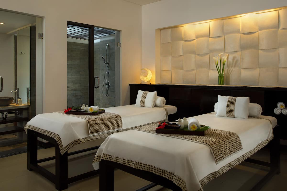 couples treatment room(s), body treatments, body wraps, body scrubs