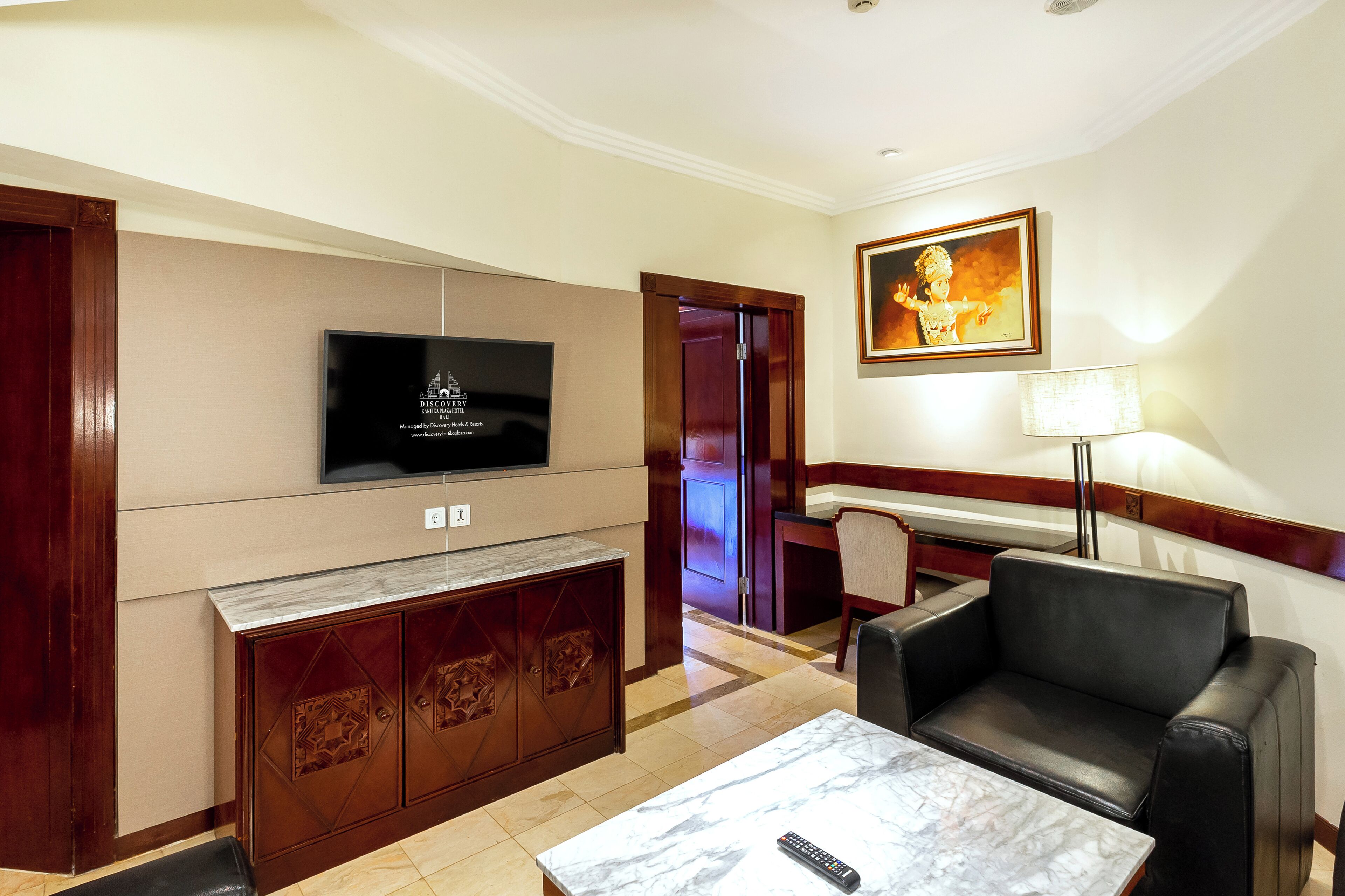 junior suite | living area | 32-inch lcd tv with satellite channels, tv