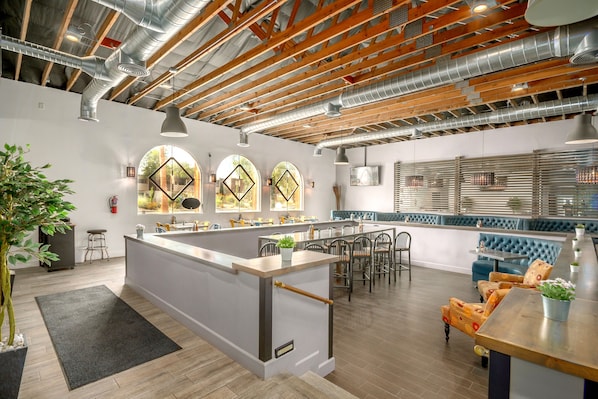 Breakfast and dinner served, American cuisine