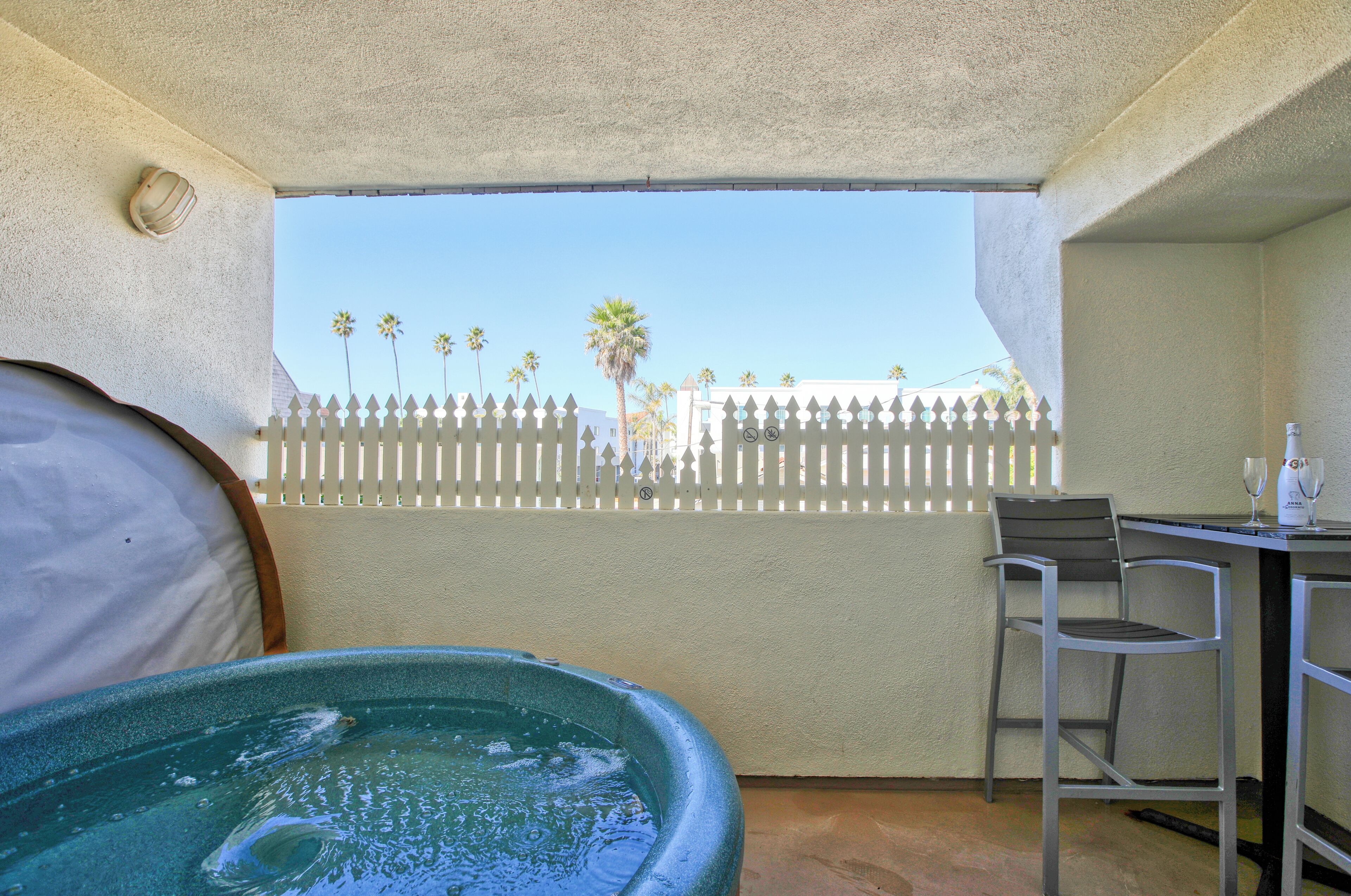 deluxe double room- 2 double beds, balcony with hot tub | terrace/patio