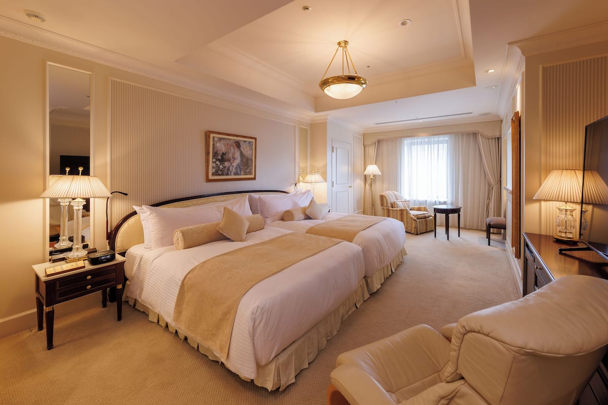 Suite, Nichtraucher (Palais, Free Lounge Access) | 1 Schlafzimmer, hochwertige Bettwaren, Zimmersafe