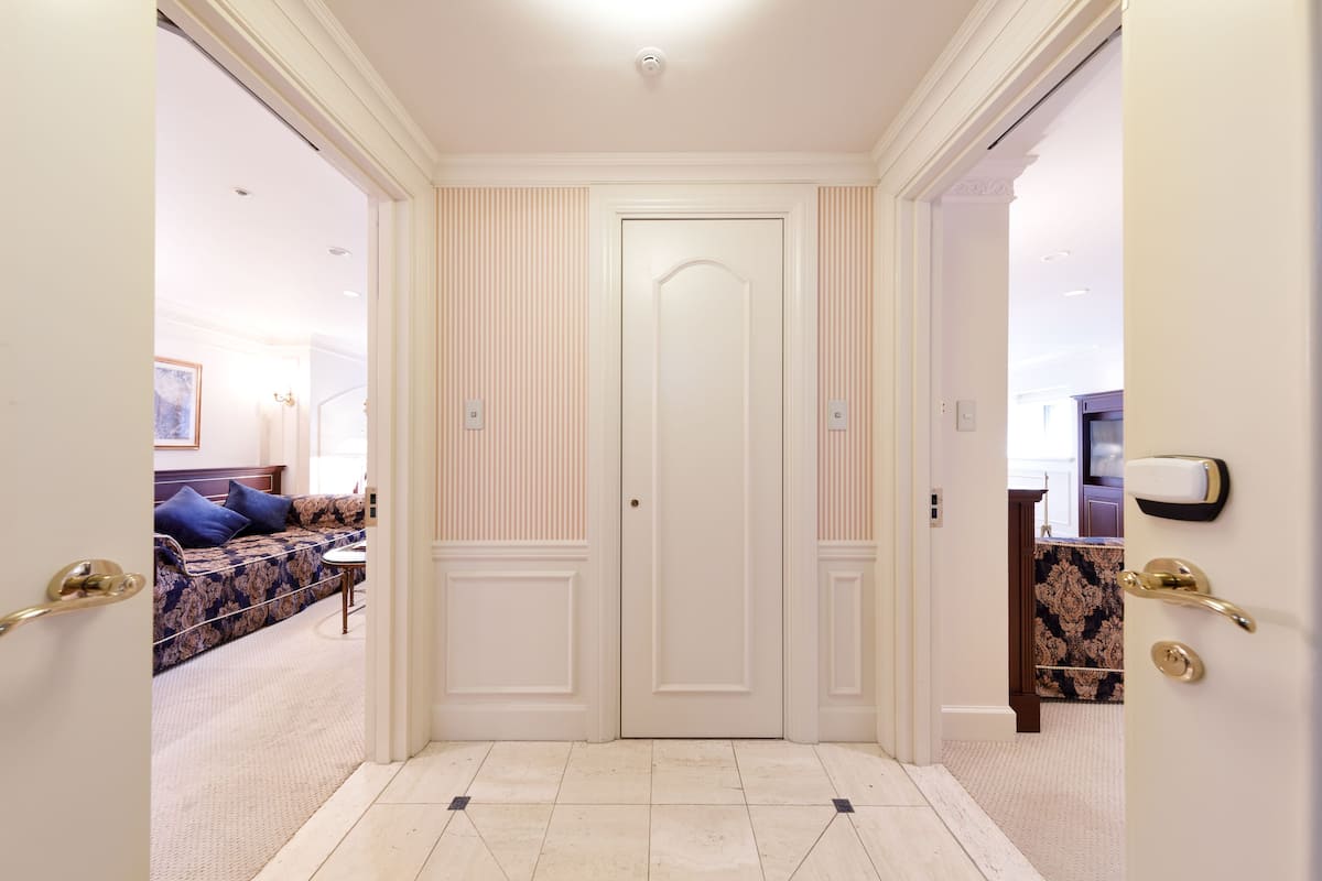 Deluxe Room, 2 Bedrooms, Non Smoking, Connecting Rooms,Club Lounge Access | 1 bedroom, premium bedding, in-room safe, blackout drapes
