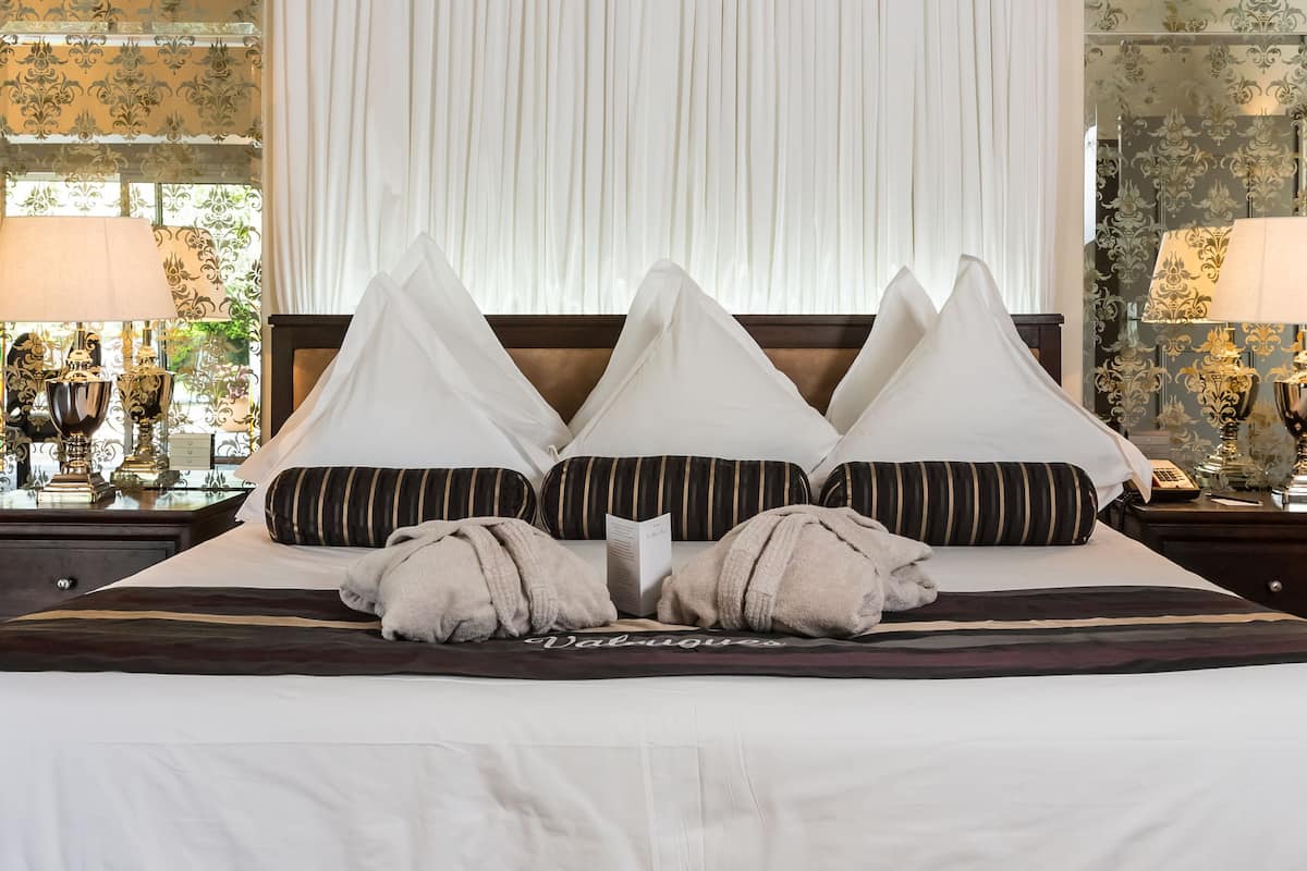 suite van gogh, private pool and garden | 3 bedrooms, premium bedding, minibar, in-room safe