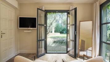Mas Sarah, 5 chambres piscine chauffée et jardin | Oleskelualue | LCD-televisio
