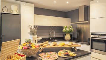 Mas Sarah, 5 chambres piscine chauffée et jardin | 私人廚房 | 義式濃縮咖啡機、咖啡機/沖茶器、電熱水壺