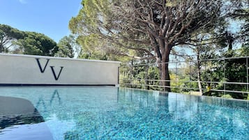 Suite Van Gogh, private pool and garden | Private pool