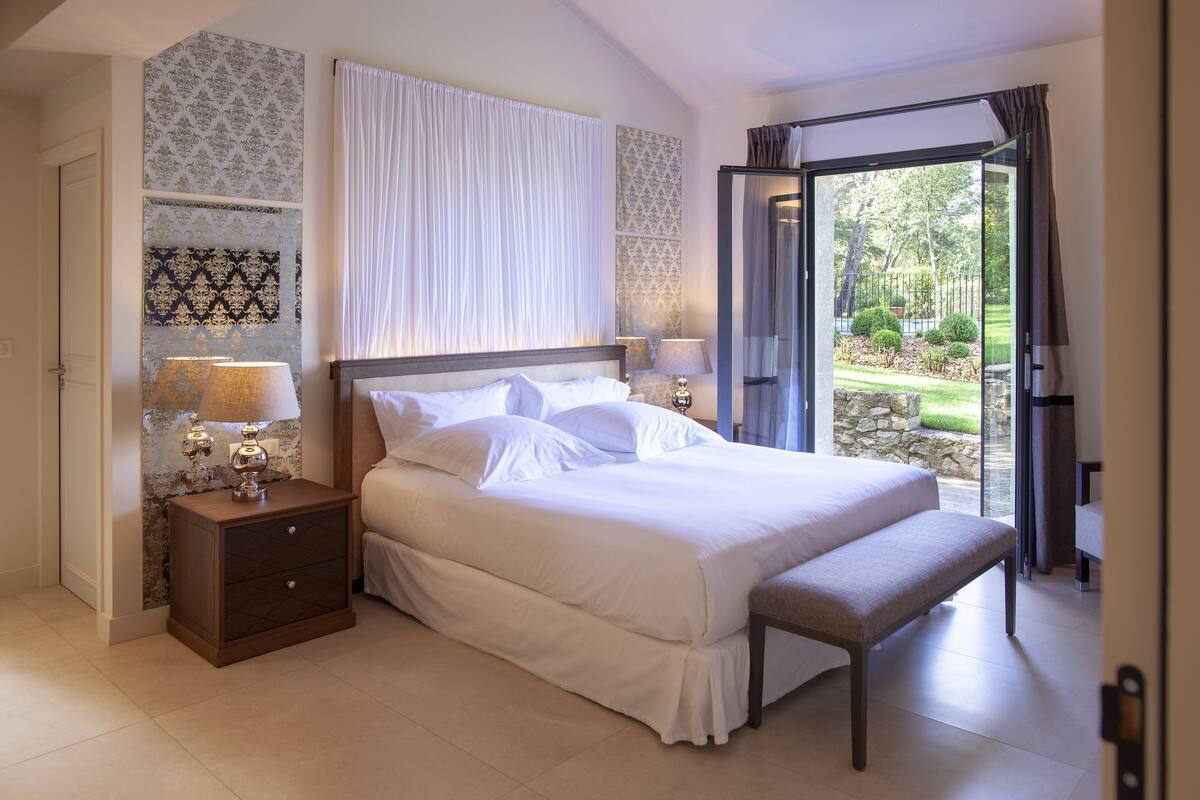 Villa Marie 2 chambres, piscine chauffée et jardin | 高档床上用品、迷你吧、客房内保险箱、办公桌