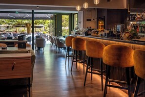 2 bars/lounges, poolside bar