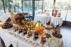 Ευρωπαϊκό πρωινό καθημερινά (30 EUR/άτομο)