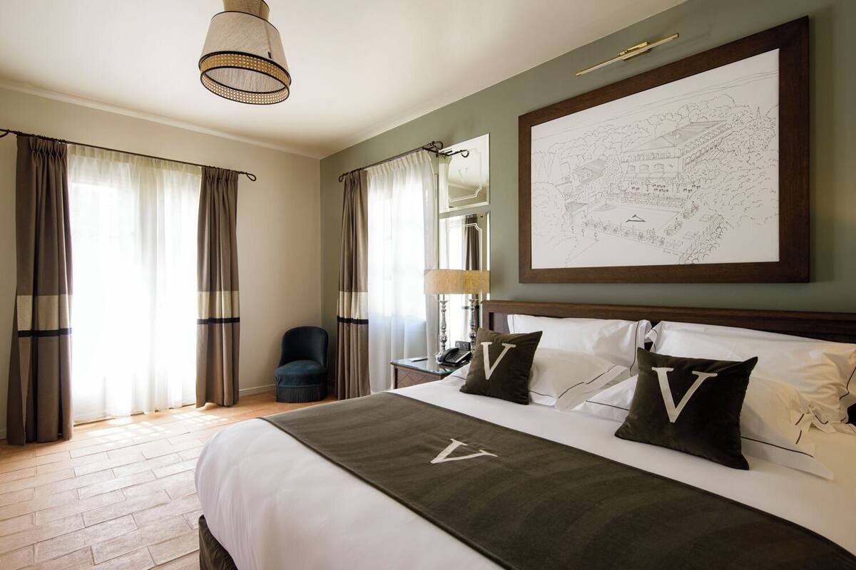 Villa Léoni 3 chambres, piscine chauffée et jardin | 高档床上用品、迷你吧、客房内保险箱、办公桌