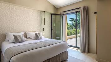 Villa Aya 3 chambres, piscine chauffée et jardin