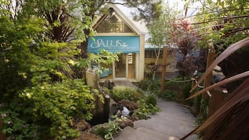 Hot tub, hot springs/mineral springs, body treatments, hydrotherapy