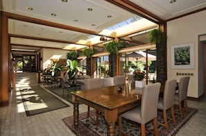 Lobby-Lounge