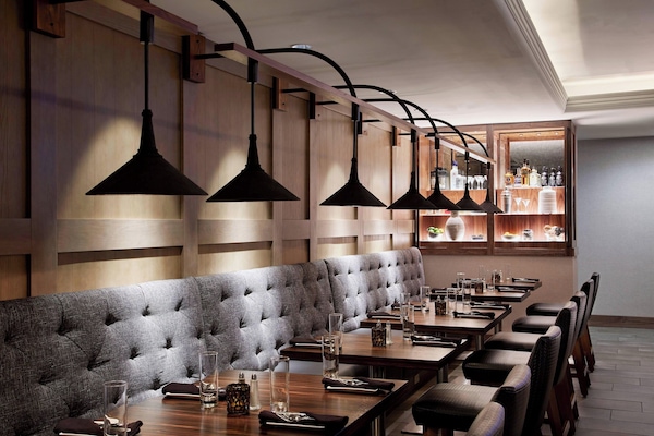 Refrigerador y cafetera y tetera