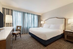 Premium bedding, desk, iron/ironing board, free cots/infant beds - Embassy Suites by Hilton Philadelphia Valley Forge (Wayne)