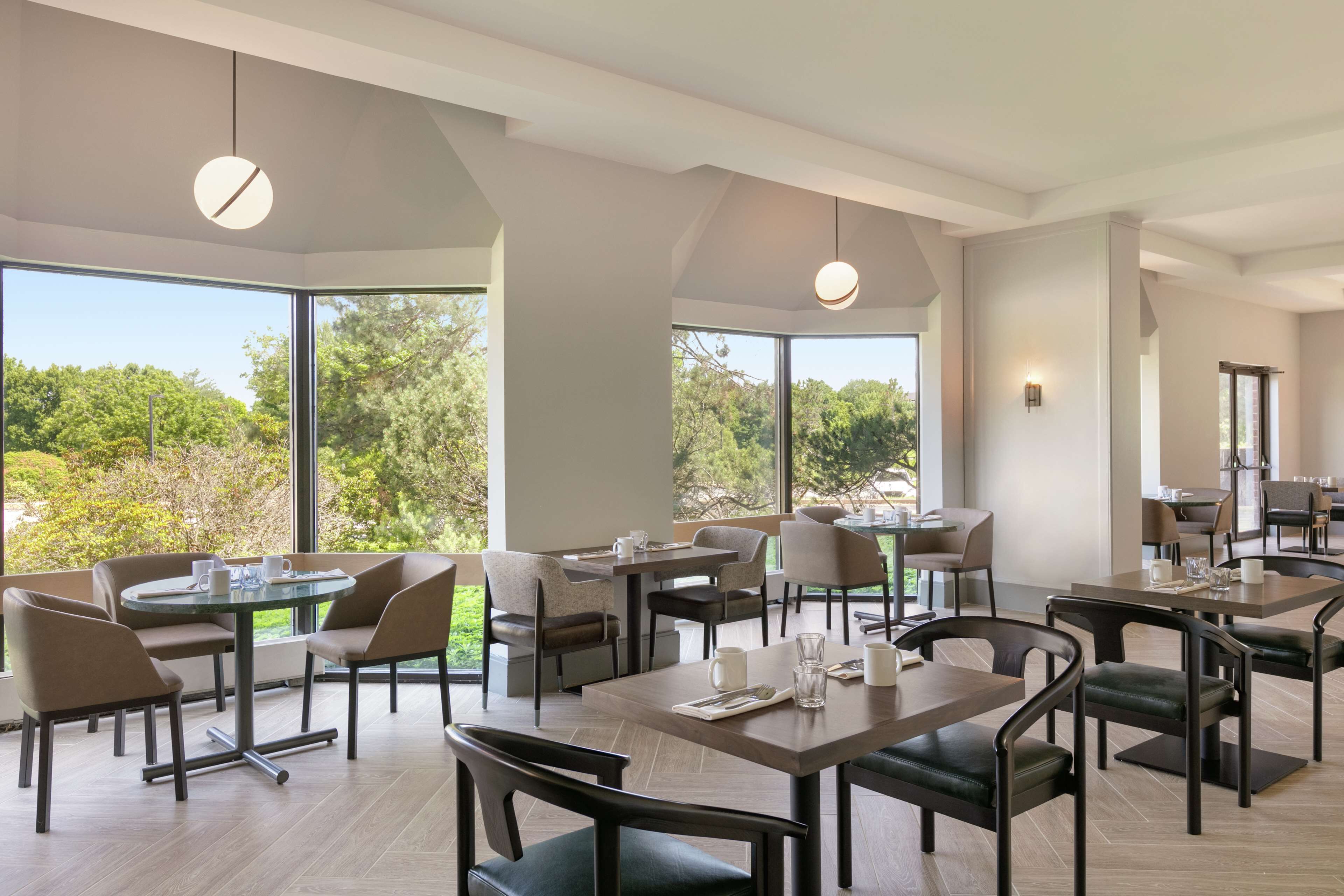 Free daily full breakfast 