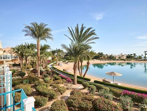 Family Room, 1 King Bed, Lagoon View | Lake view
