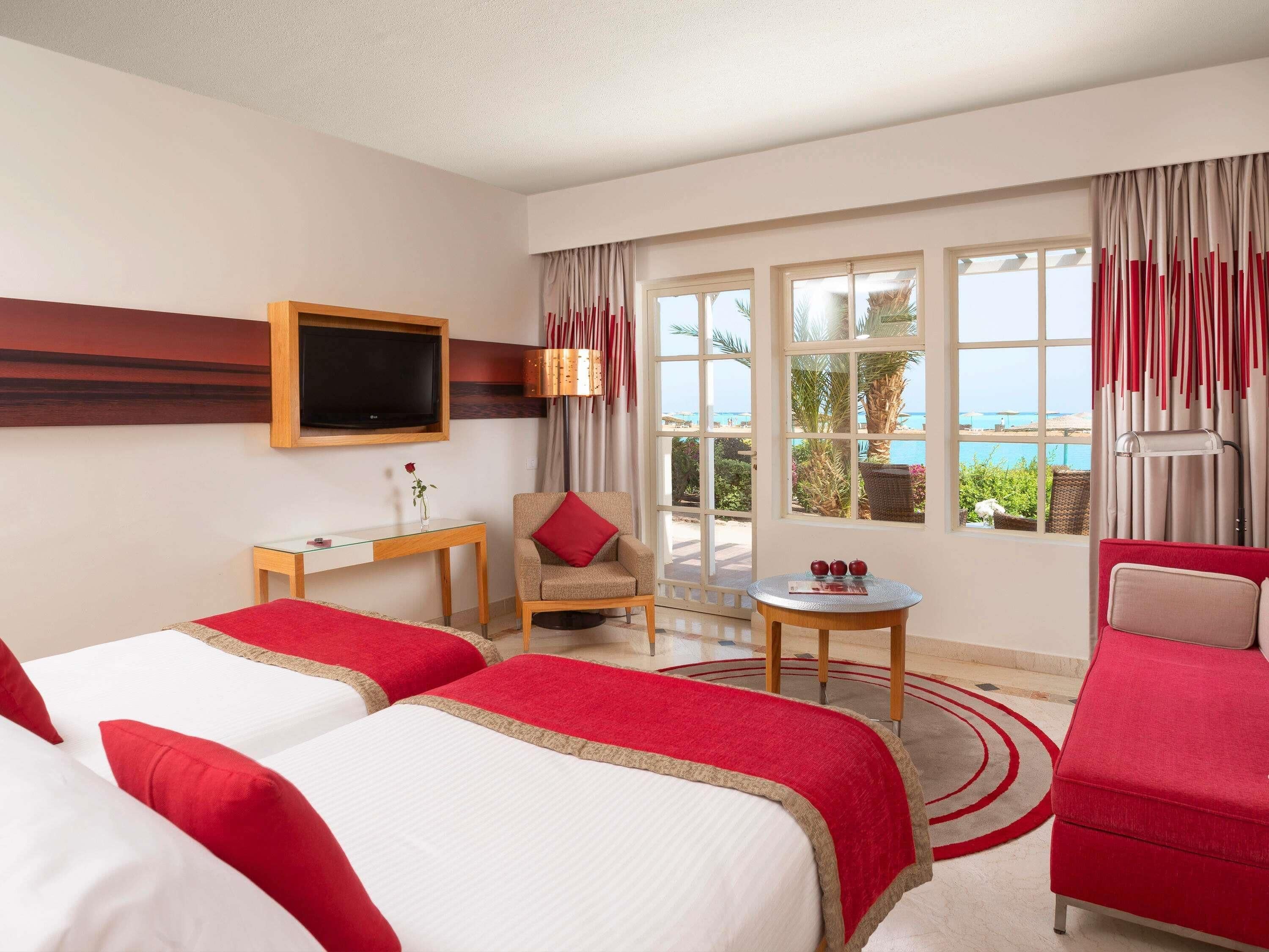 Deluxe Twin Room, 2 Single Beds, Sea View | Minibar, in-room safe, desk, free cots/infant beds