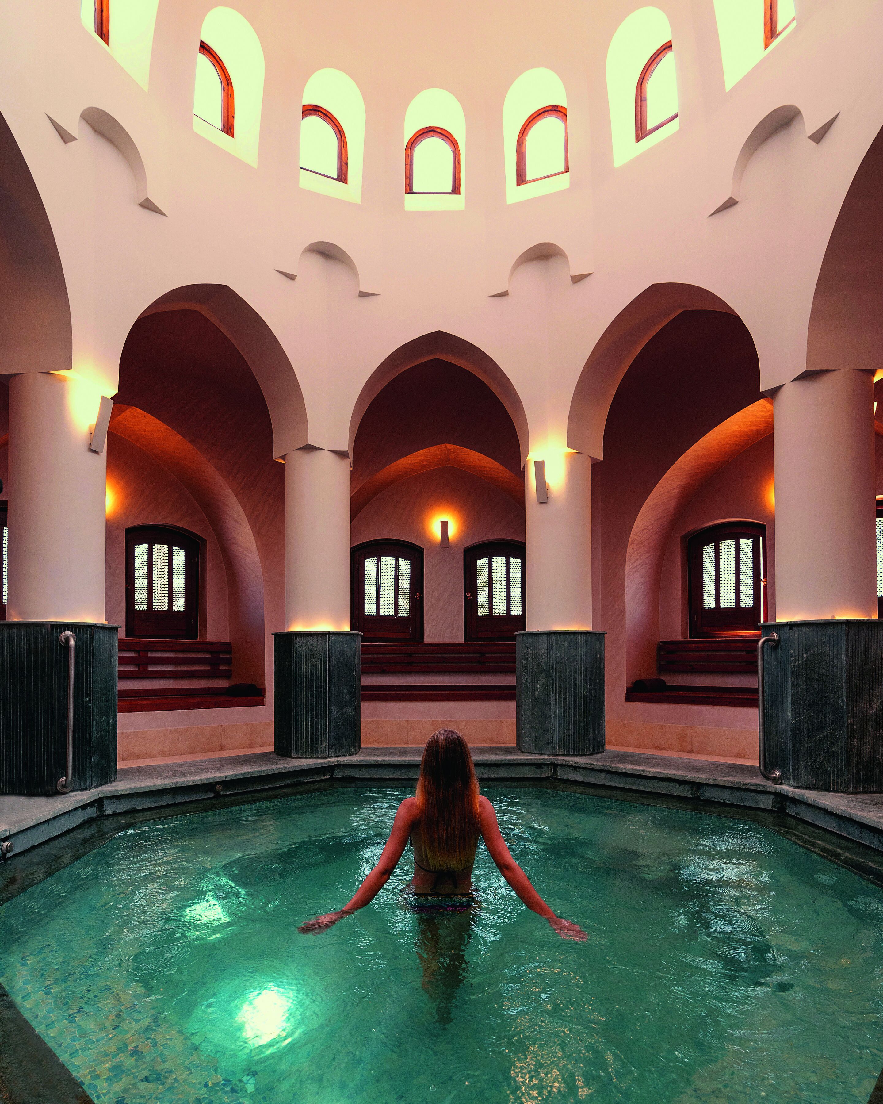 couples treatment room(s), sauna, steam room, body scrubs, facials